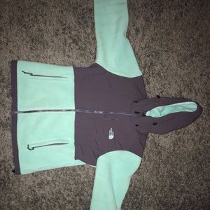 Women’s northface jacket with hood